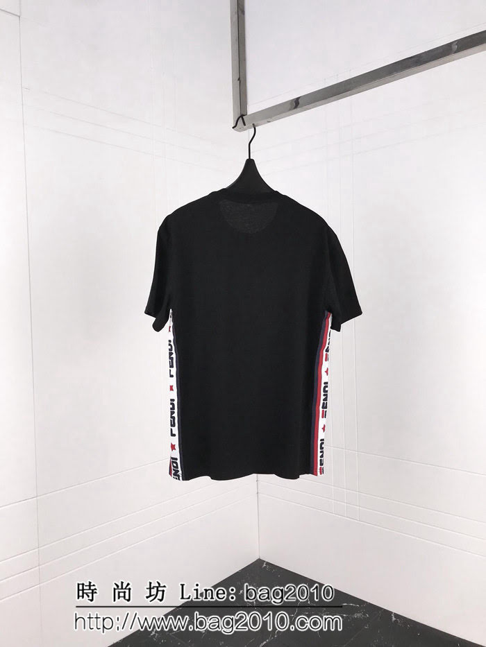 FENDI芬迪 x FLE19早春聯名款 亮片織帶字母 男款黑色短袖 ydi2536